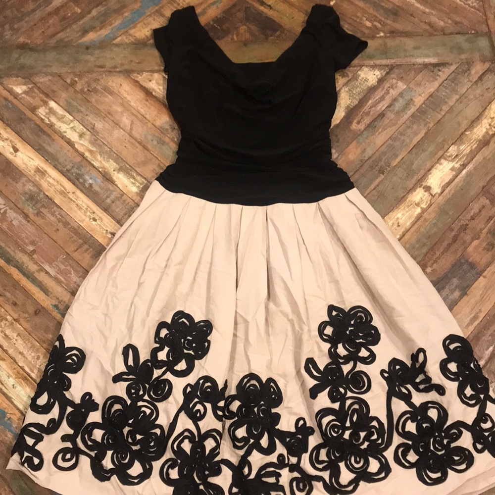 Gorgeous cocktail dress!